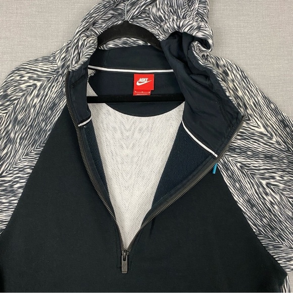 Nike N7 Short Sleeve Hoodie Patterned Kangaroo Pocket - Picture 8 of 11